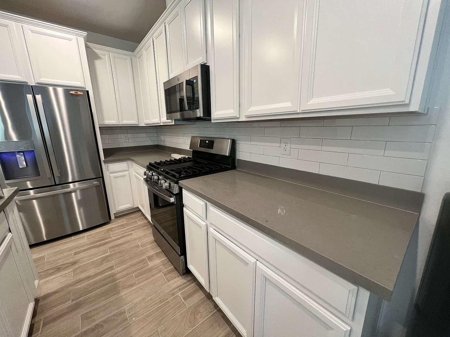 2 bed, 2.5 bath, 1350 sqft, $1,050 — Photo 3