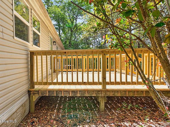3rd image of 929 Lanvale Road NE