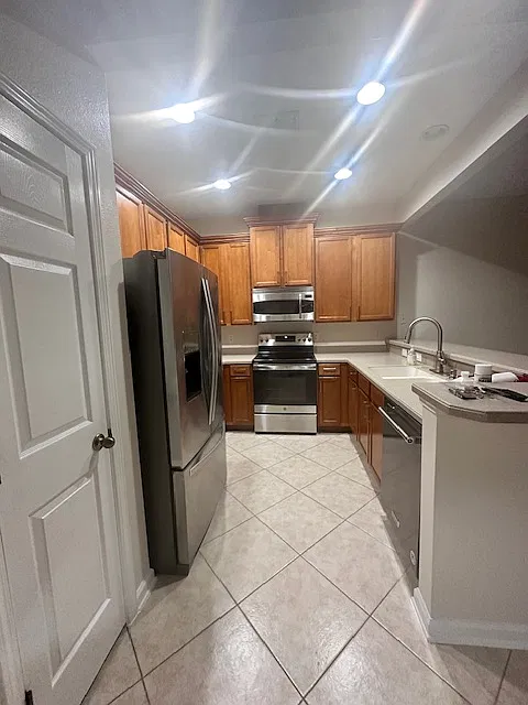 3 bed, 1480 sqft, $2,200 — Photo 3