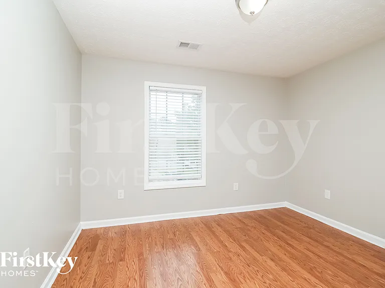 140 Thrasher Rd — Photo 16