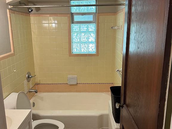 4th image of 176 Wildwood St #2