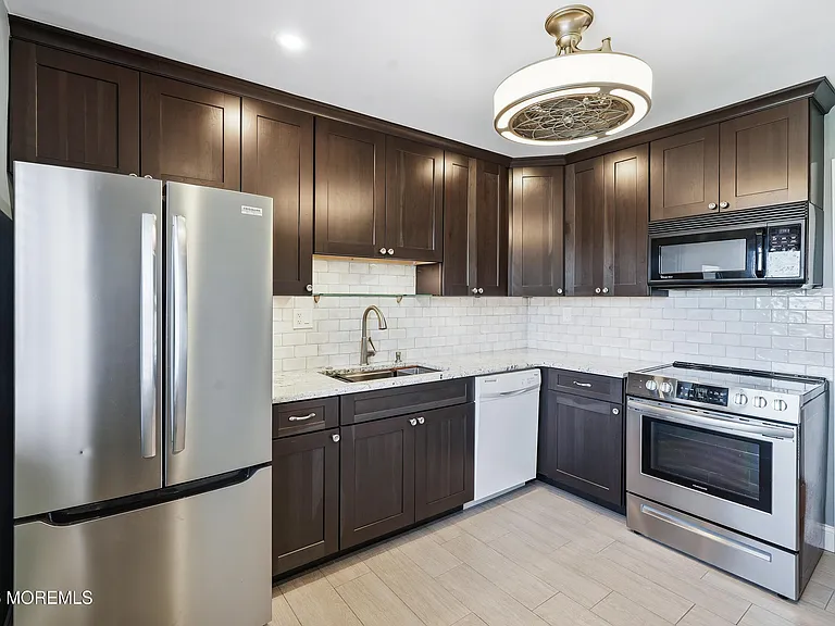 51 Valentine St #6B — Photo 4