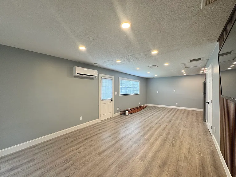 2058 SE Watercrest St — Photo 3
