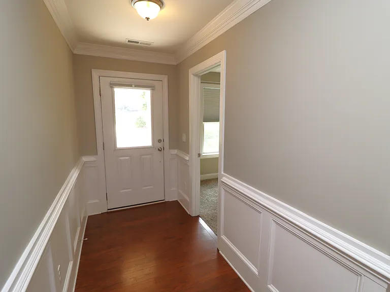 1428 Providence Green Ln — Photo 2