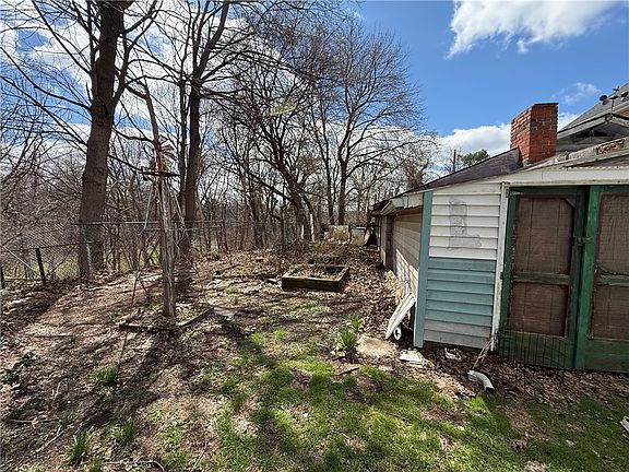 4th image of 419 Bartram Ave