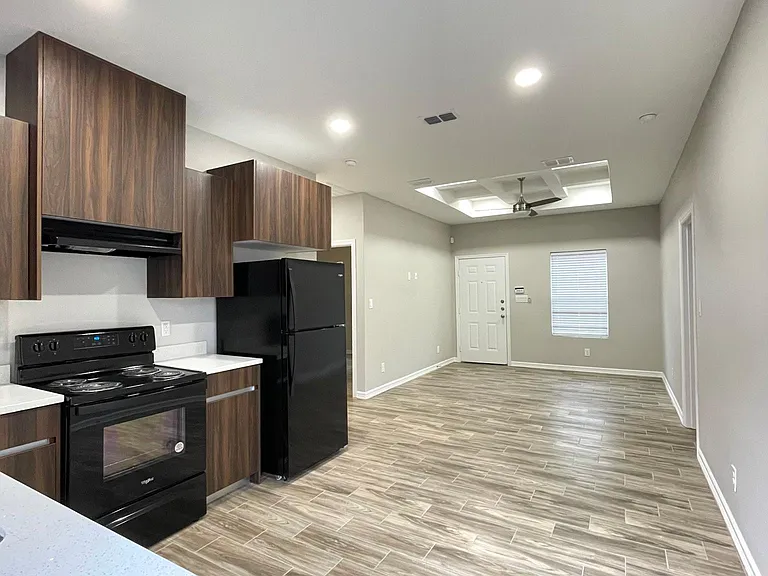 804 Sunset Valley St #1 — Photo 5