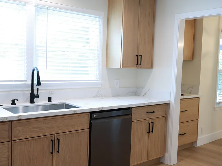 22131 Leadwell St — Photo 14