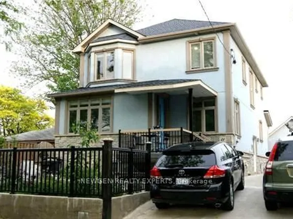 11 Benway Dr, Toronto, ON M9W 1Z2