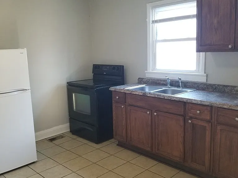 2210 Haden St — Photo 4