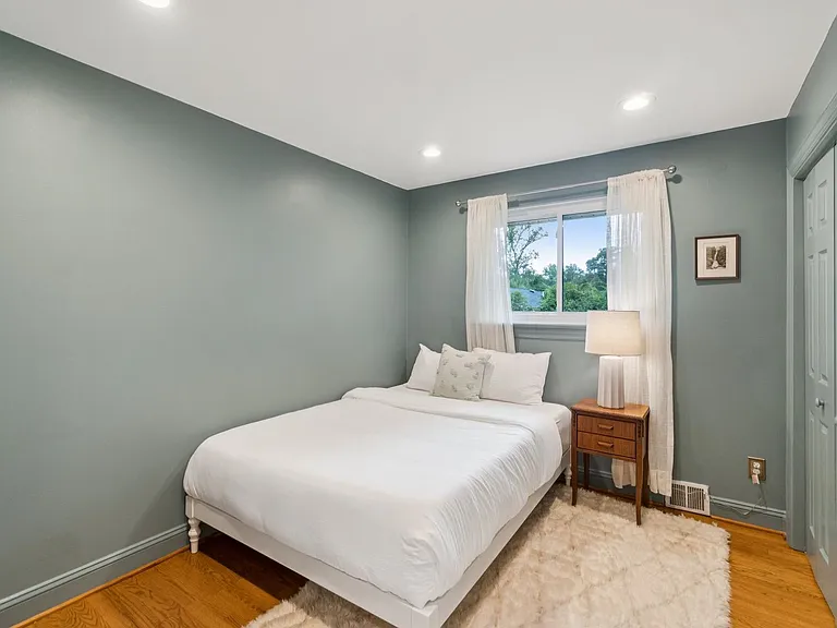 7412 Farnum St — Photo 18