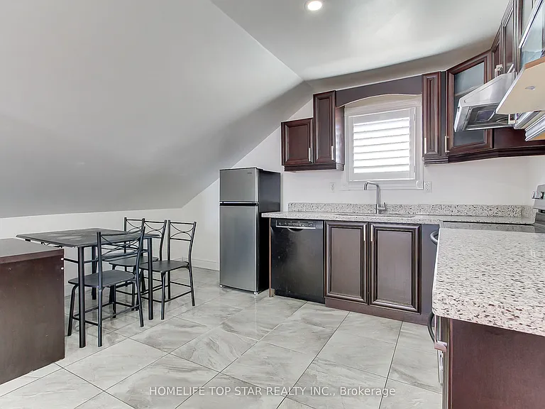 17 Royal St #UPPER — Photo 12