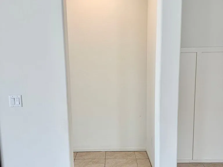 5748 N 194th Ave — Photo 33