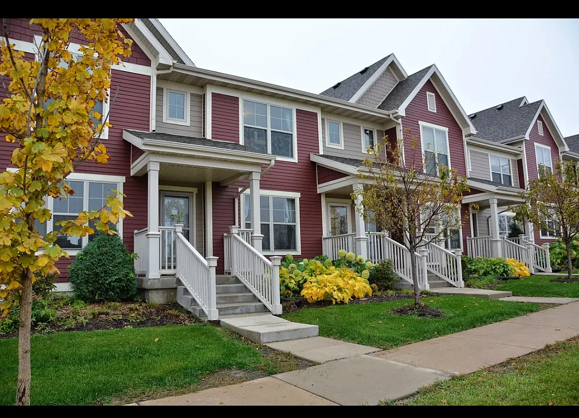 2 bed, 2.5 bath, 1442 sqft, $2,300 — Photo 1