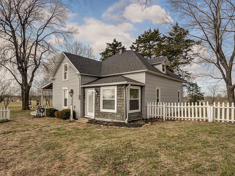 1528 Hidden Valley Rd — Photo 9