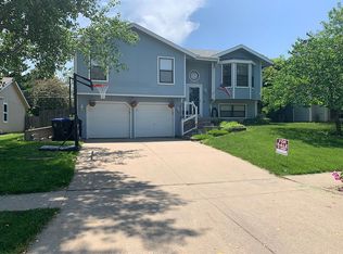 7229 SW 25th Ct, Topeka, KS 66614