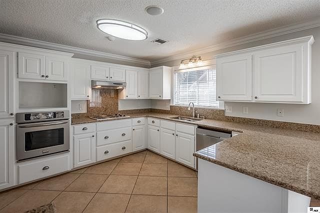 2nd image of 106 Hartford Pl