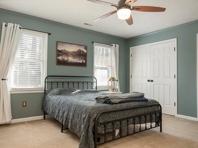 864 Hilton Dr — Photo 20