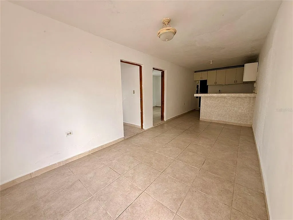 2 bed, 1.0 bath, 675 sqft, $750 — Photo 2