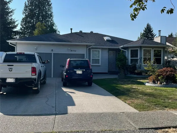8721 152a St, Surrey, BC V3S 5B2
