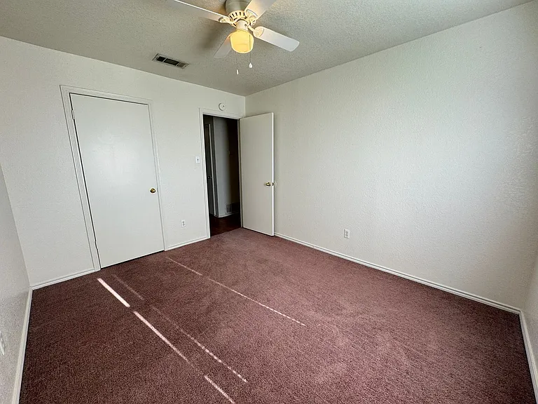 1603 Cedarhill Dr — Photo 14