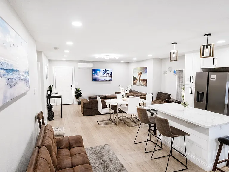 Gillespie Dr — Photo 20