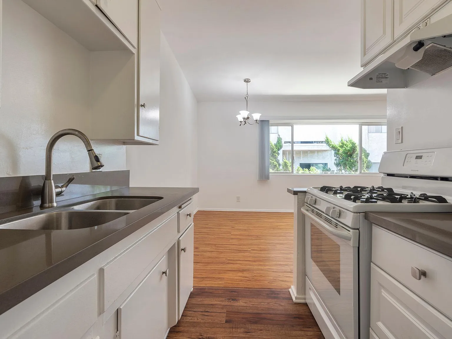 1 bed, 600 sqft, $2,395 — Photo 2