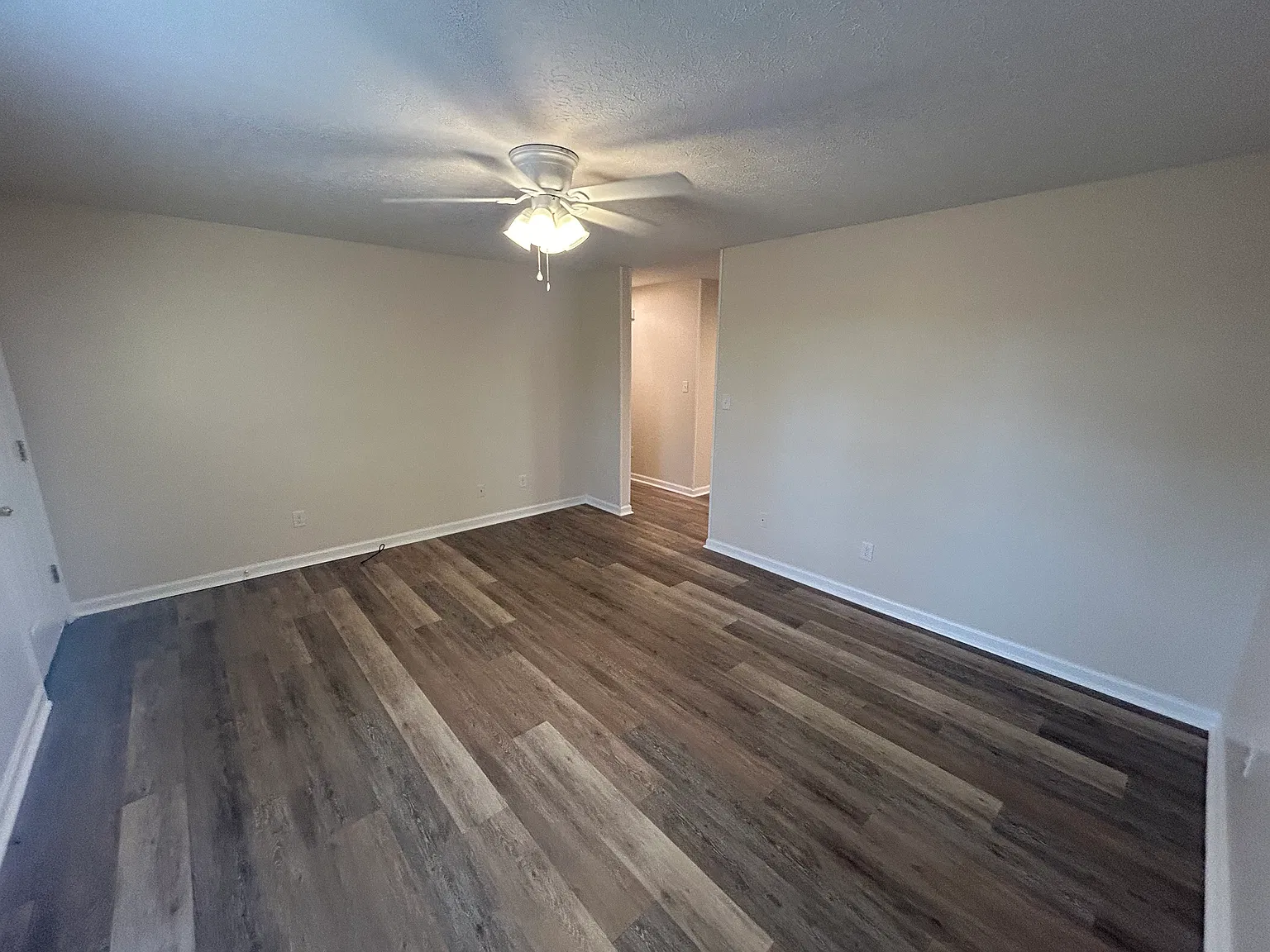 2 bed, 1.5 bath, 950 sqft, $1,100 — Photo 4