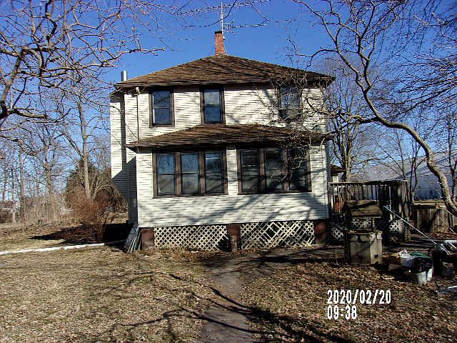 1st image of 416 E Waupansie St