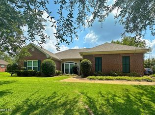 326 Hunters Ridge Dr, Clinton, MS 39056