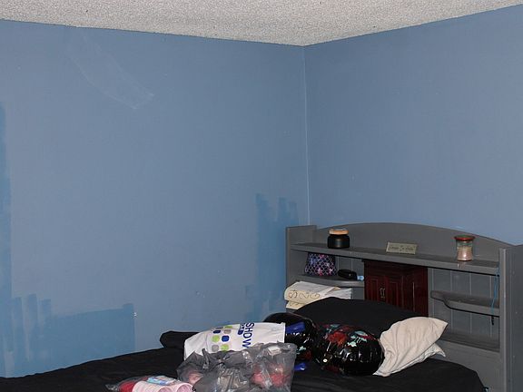 4th image of 321 W Short St