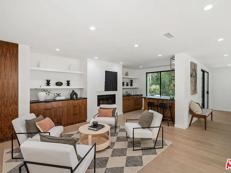 4545 Balboa Ave — Photo 10