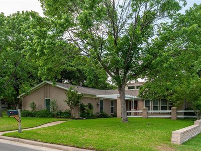 104 Cliffside Dr N, Burleson, TX, 76028