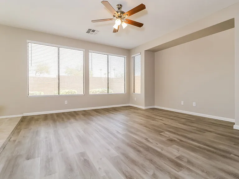 15233 W Banff Ln — Photo 6
