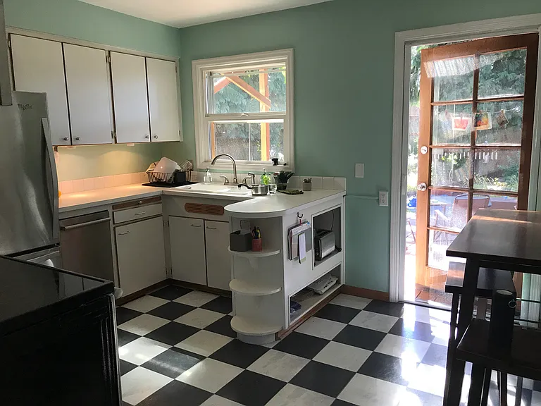 NE 77th Ave — Photo 1