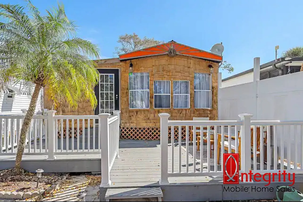 2 bed, 1.0 bath, 700 sqft, $2,100 — Photo 2