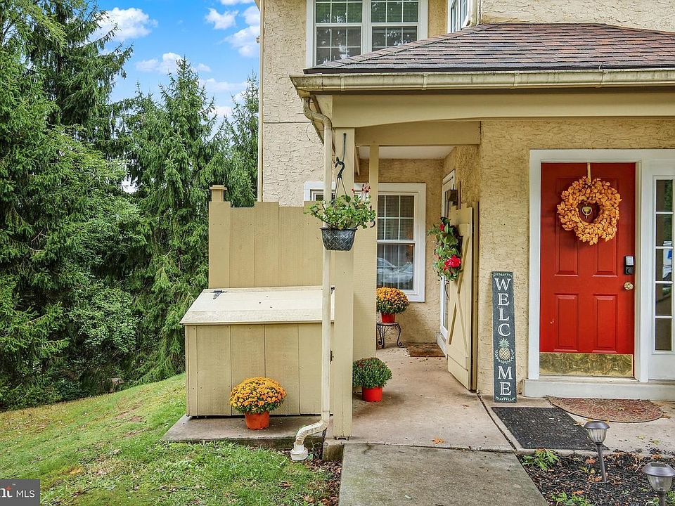 1st image of 15 Tanglewood Dr
