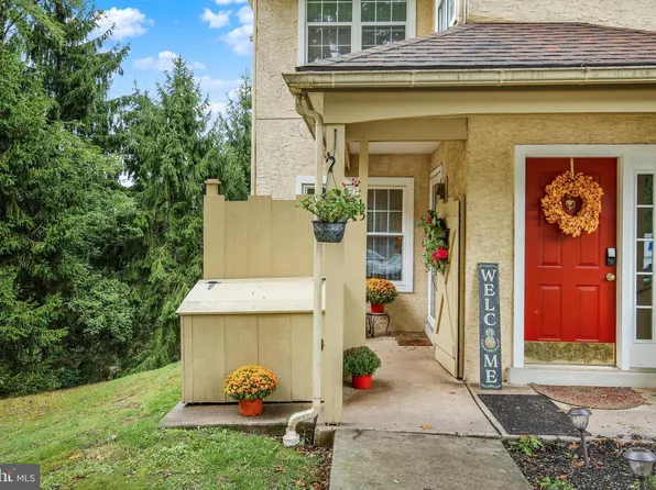 15 Tanglewood Dr, Reading, PA 19607