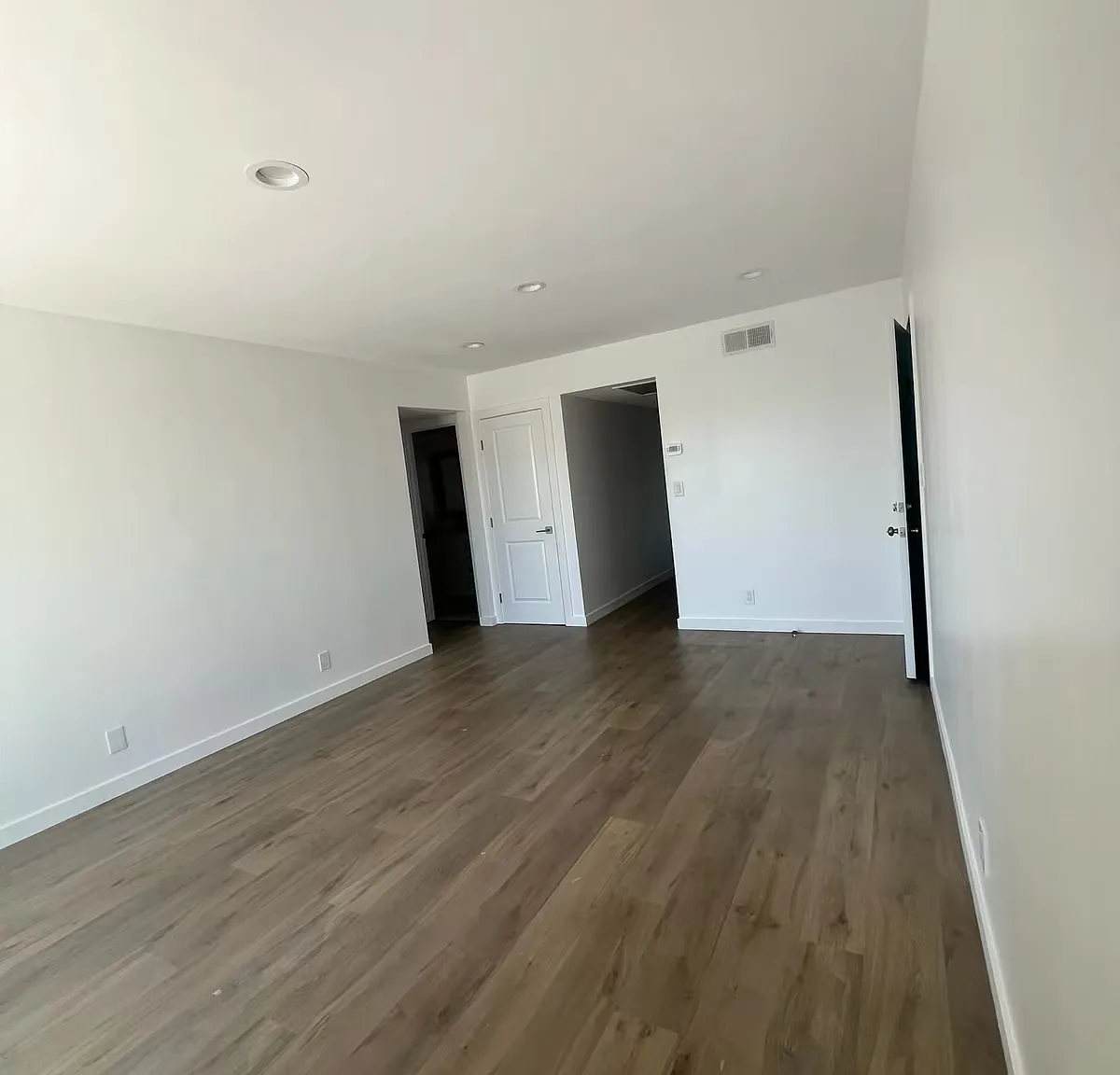 2 bed, 964 sqft, $2,790 — Photo 3