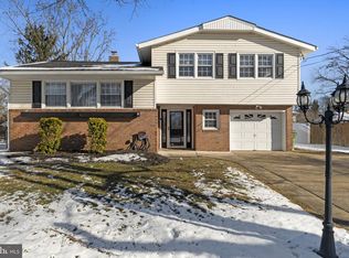 402 Bruce Rd, Cherry Hill, NJ 08034