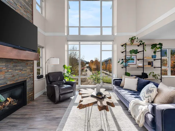 38226 Eaglewind Blvd, Squamish, BC V8B 0T2