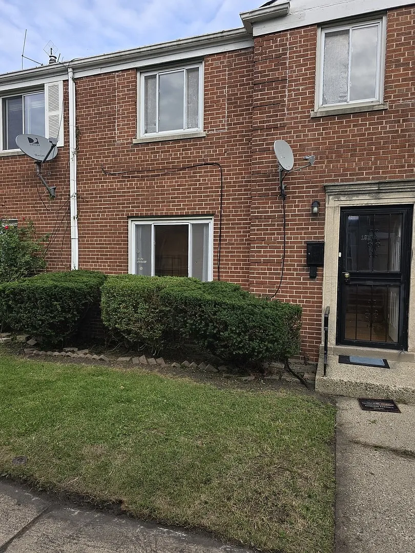 3 bed, $2,800 — Photo 1