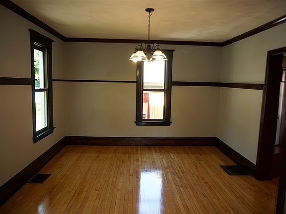 5th image of 1502 Camp Ave