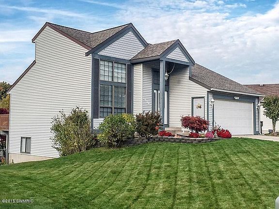 4th image of 1479 Gunnink Dr SE