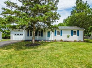 107 Gannett Rd, Farmington, NY 14425