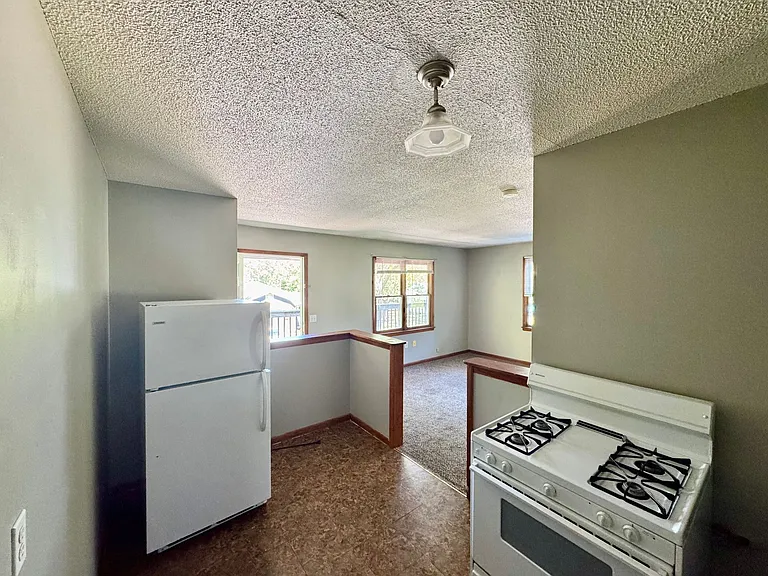414 N Mulberry St — Photo 3
