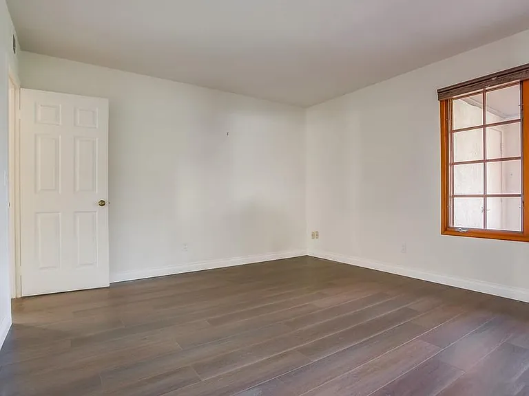 18397 Camberwell Ln — Photo 14