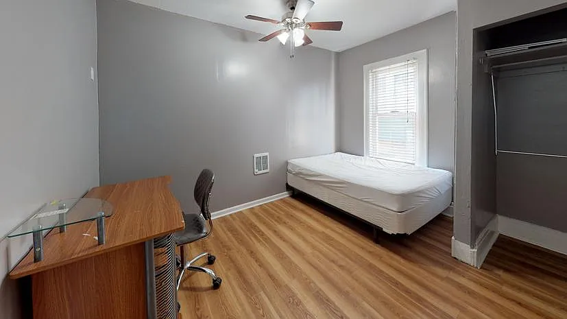 4 bed, 1.5 bath, 1550 sqft, $2,900 — Photo 3