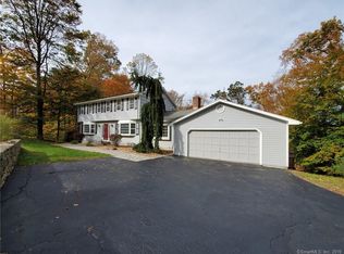 6 Woodsend Ave, Shelton, CT 06484