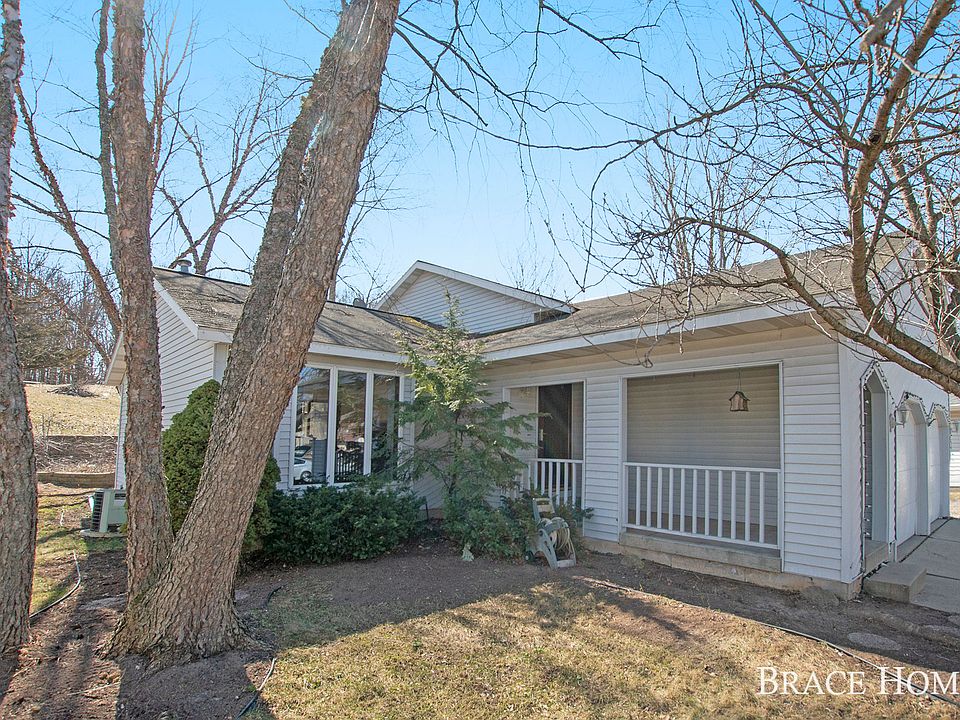 1st image of 2270 Chesapeake Dr NE