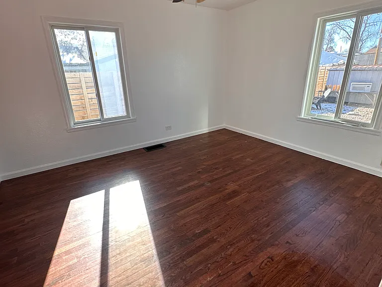 551 S Meade St — Photo 10